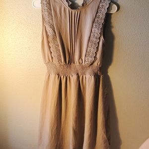 Medium dress. Beige